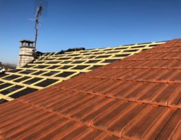 Rénovation toiture tuiles couvreur deloriere La Chevrolière 44118