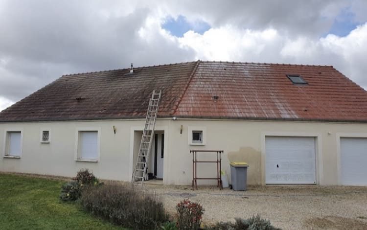 Les Sorinières 44840 Nettoyage démoussage toiture couvreur deloriere